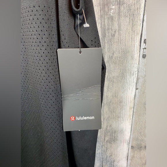 NWT Lululemon Metal Vent Breathe Tank in Black Size XL. - Picture 5 of 13